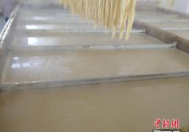 探访江西一腐竹加工基地日均生产腐竹3000斤